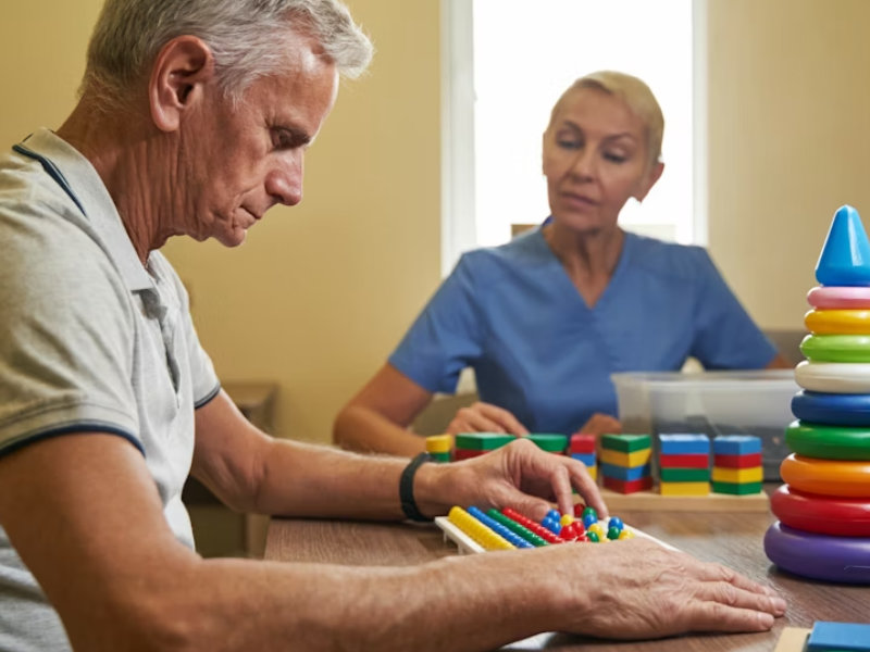 ESTIMULACIÓN COGNITIVA Y FUNCIONAL PARA TRABAJAR CON PERSONAS MAYORES